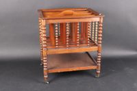 Porte-revue ou meuble à partitions en noyer mouluré et tourn…