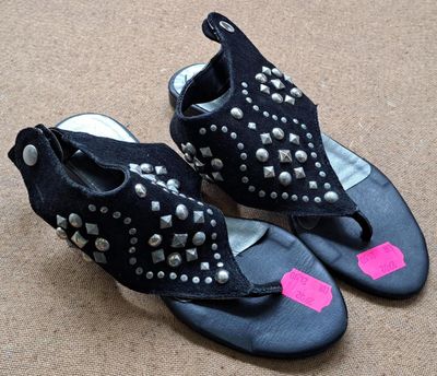 102 / Paire de chaussures - SAN MARINA - Pointure 37 /…