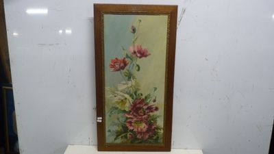 une image d'un tableau sur le mur d'une pièce