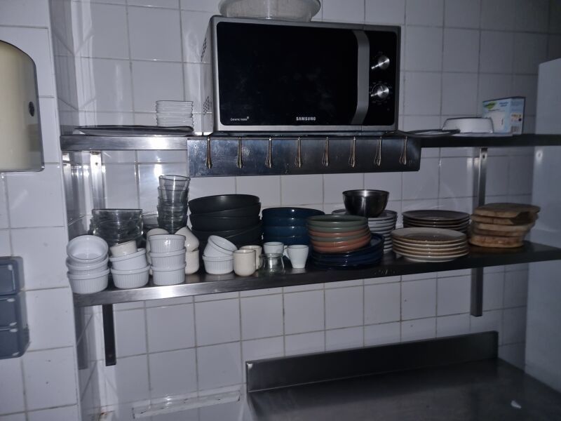 5 étagères murale inox (hors contenu)