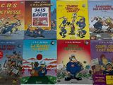 beaucoup de livres pour enfants qui se trouvent sur la table