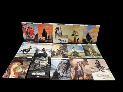 un grand nombre de livres posés sur une table