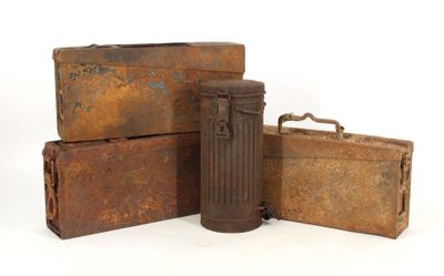three old suitcases that are sitting next to each other