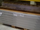 un grand nombre de boîtes posées sur une palette