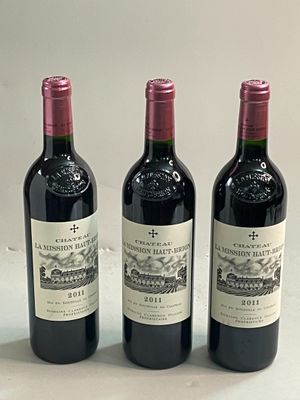 3 bouteilles Château LA MISSION HAUT BRION 2011