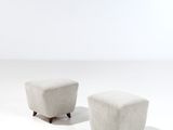 paire de tabourets de style « poufy »