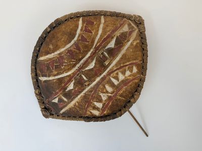 gros plan d'une œuvre d'art sur une surface blanche