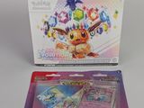 gros plan d'une boîte de cartes pokemon sur une table