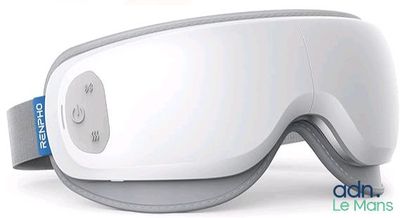un gros plan sur une paire de lunettes de protection sur fond blanc