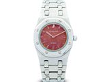 une image représentant une montre pour femme sur fond blanc