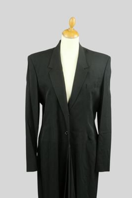 ANGELO TARLAZZI. Veste 7/8 noir, col chale cranté sur simple…