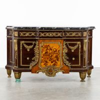 Commode à marqueterie et ferrures en bronze, plateau en marb… (photo 2)