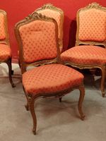Suite de six chaises en noyer mouluré et sculpté, modèle à l… (photo 3)