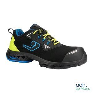 une chaussure noire et bleue avec des lacets jaunes