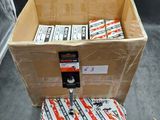 une boîte en carton contenant un paquet de cigarettes