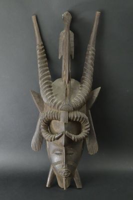 AFRIQUE: Masque cornu à cimier oiseau.