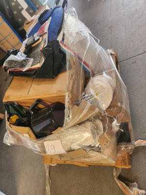 Lot de marchandises diverses et accessoires maison / bazar