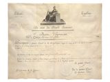 un vieux document surmonté d'une statue