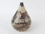 un vase avec l'image d'un homme et d'une femme dessus