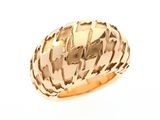une image d'une bague en or sur fond blanc