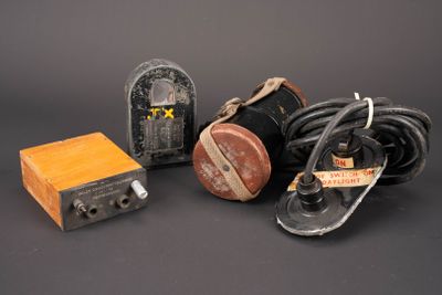 Equipements RAF. Comprenant un boitier marqué Magazine type …