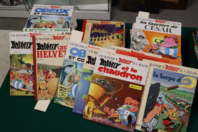 UDERZO ET GOSCINNY : lot de 52 albums d’ASTERIX, 7 en mauvais éta...