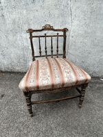 Chaise de musique en bois noirci à rehauts dorés d'inspirati… (photo 2)