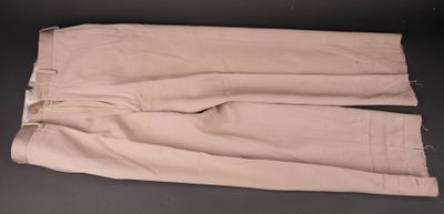 Pantalon Pink d'officier US. En tissu soyeux dit pink.