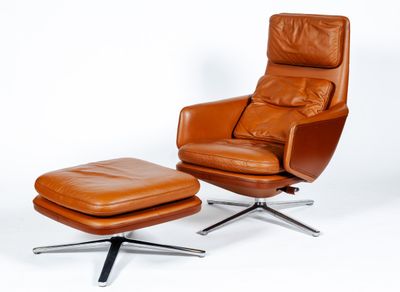 D'après Antonio CITTERIO, édité par VITRA : Fauteuil pivotan… - Photo 1