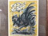 tableau représentant un coq, encadré et posé sur un chevalet en bois
