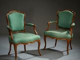 paire de fauteuils de style Louis XV avec revêtement vert, revêtement vert, revêtement vert, revêtement vert, revêtement vert, revêtement vert, revêtement vert, revêtement vert, revêtement vert