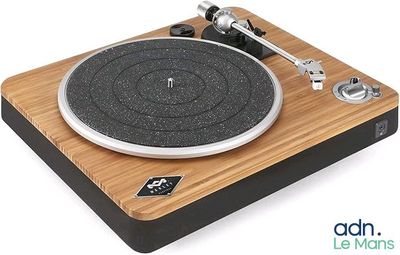 une image représentant une platine sur laquelle est posé un tourne-disque