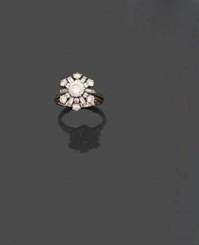 une bague en diamant à une seule pierre, par van cleef