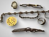 de nombreux types de montres et de bracelets sur la table