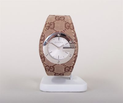 Montre-bracelet Gucci 104 vintage pour femme. - Photo 1
