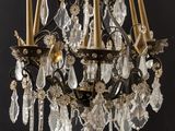 an image of a chandelier with a lot of crystals hanging from it