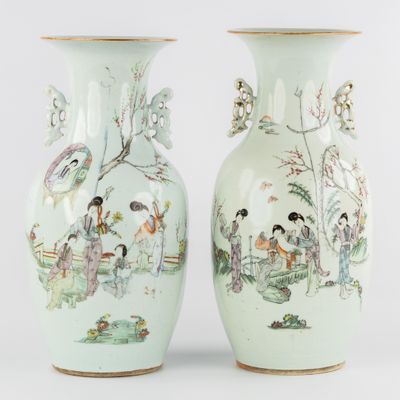 paire de vases chinois ornés d'oiseaux et de fleurs sur fond blanc