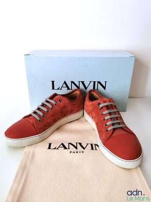 Baskets Lanvin pour homme en daim rouge avec semelles blanches