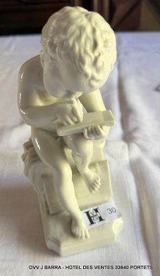 Sujet enfant à la lecture en porcelaine capodimonte d'après …