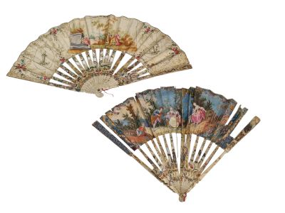 paire d'éventails anciens peints à la main, ornés de personnages