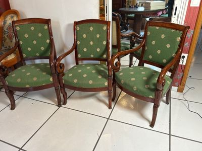 ENSEMBLE de 3 fauteuils à crosse en bois et garniture en tis… - Photo 1