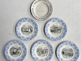 six assiettes bleues et blanches ornées d'une illustration représentant une scène de vie à la ferme