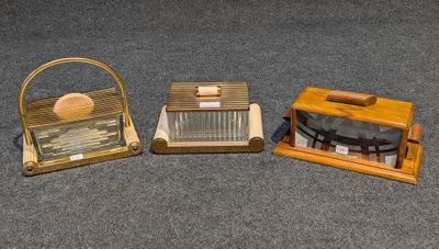 trois types de radios différents à cet étage