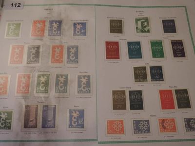 une photo d'une feuille de timbres sur laquelle figurent des numéros