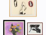 trois tableaux encadrés représentant une femme et des fleurs sur un mur blanc
