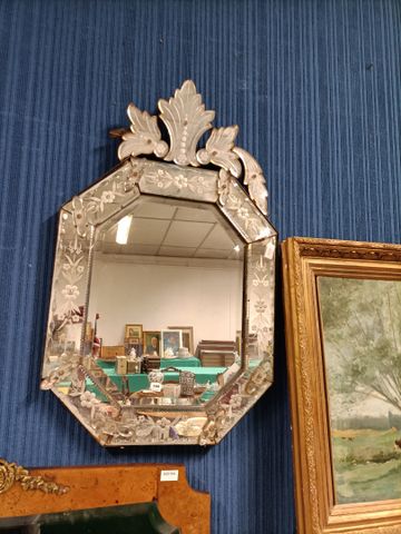 Miroir vénitien. 88 x 54 cm