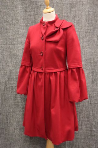 LOVE MOSCHINO – Joli manteau rouge en laine vierge effet bouffant...