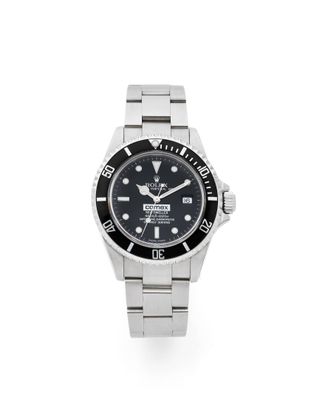 Montre Rolex Submariner avec cadran noir et lunette noire