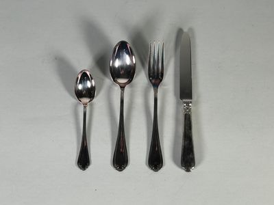 SAINT MEDARD. Couvert de baptême en métal argenté ciselé d'a…