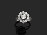 une bague à grappes de diamants, par van cleef